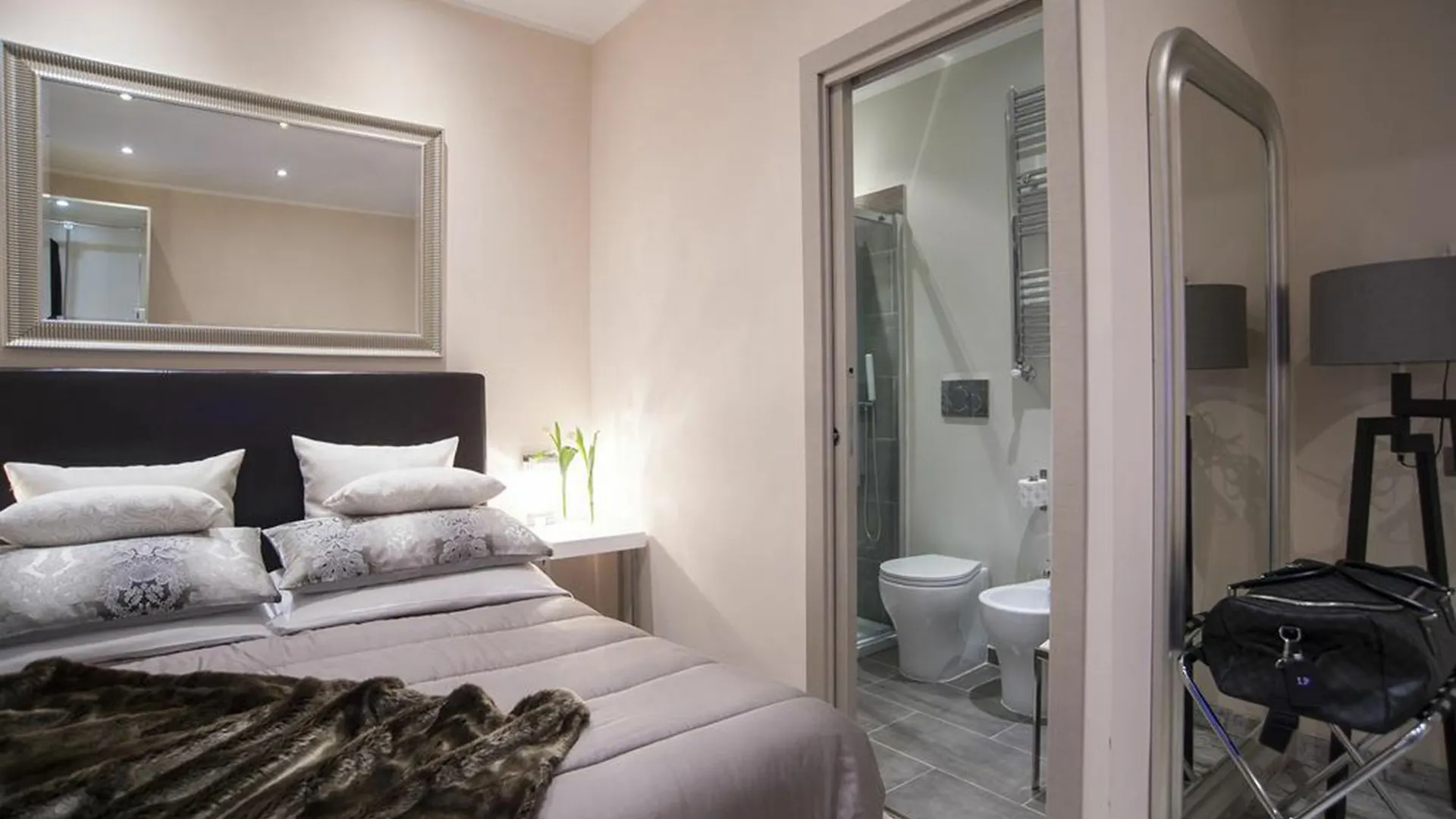 Hotel Colonna 18 By Ghor Rom Italien